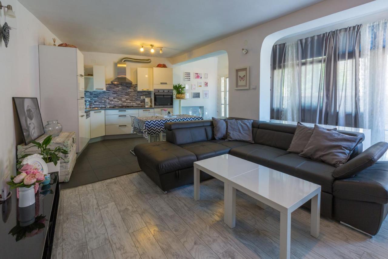 Apartments Kalla Crikvenica Exterior photo